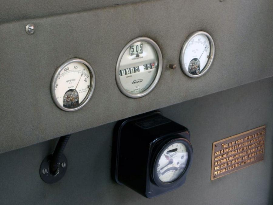  Detroit Electric Coupe 1922 года  (фото 3 из 4)